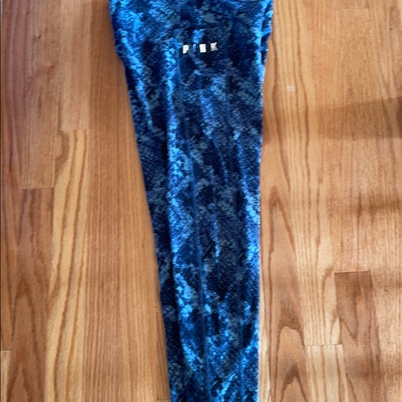 Victoria’s Secret PINK Ultimate Legging. - Picture 8 of 9